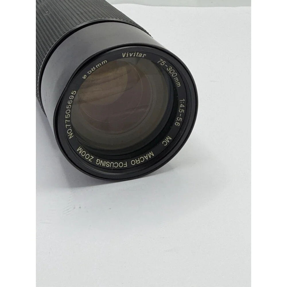 Vivitar 75-300mm f/4.5-5.6 MC Macro Zoom Lens Minolta MD Mount Japan